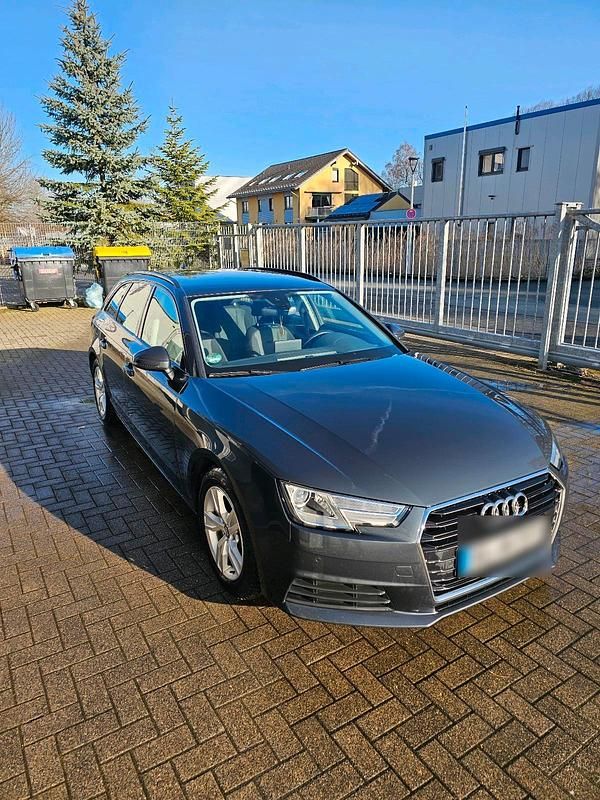 Gebraucht Audi A4 150 PS (110 kW) 2017 Grau Kombi