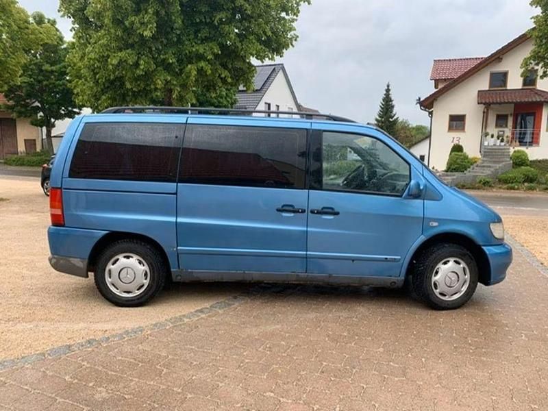 Gebraucht Mercedes V280 174 PS (127 kW) 1998 Blau Van / Kleinbus