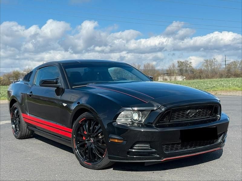 Gebraucht Ford Mustang Premium 309 PS (227 kW) 2013 Schwarz Coupé