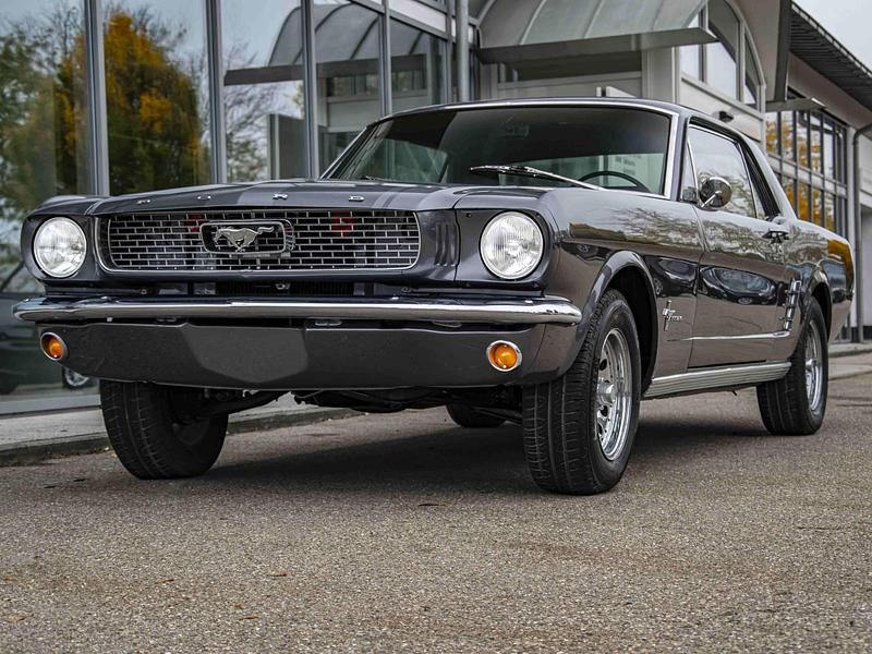 Grau Gebraucht 1965 Ford Mustang Limousine | 39.890 € - Bild 1/4