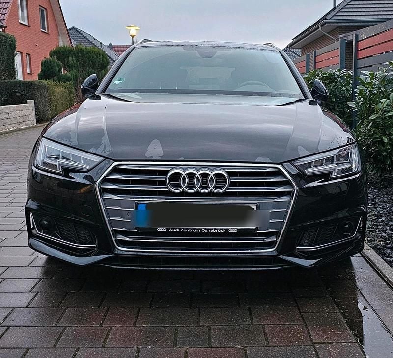 Schwarz Gebraucht 2018 Audi A4 S-Line Kombi | 16.000 € (Fairer Preis) - Bild 1/4