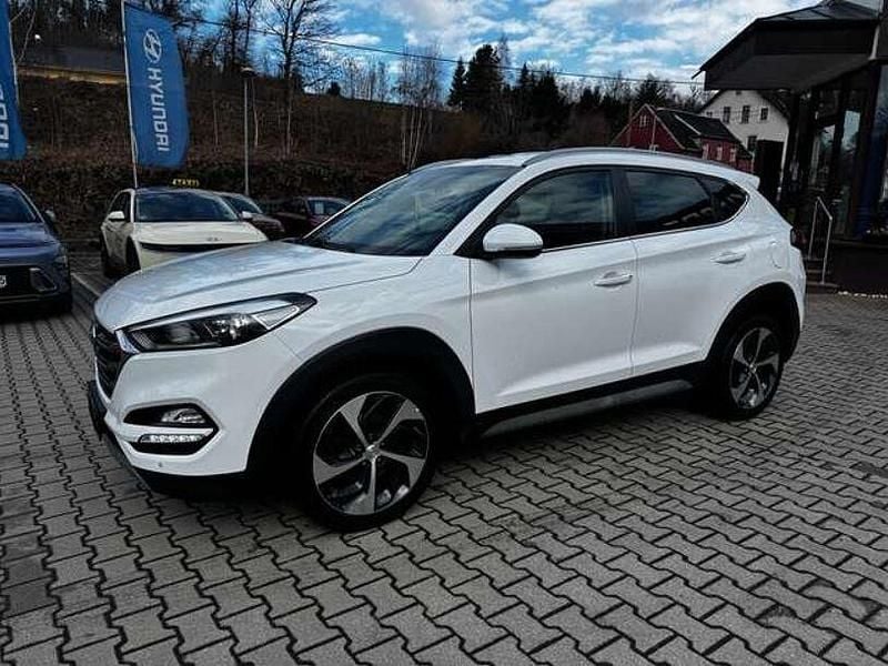 Gebraucht Hyundai Tucson Style 141 PS (103 kW) 2017 Polar white / sol SUV