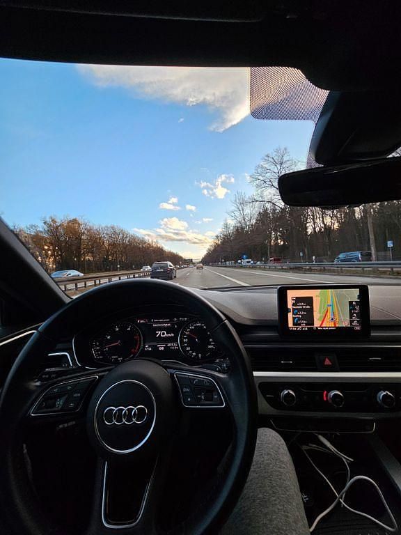 Schwarz Gebraucht 2019 Audi A4 Ambiente Limousine | 18.000 € (Teuer) - Bild 1/4