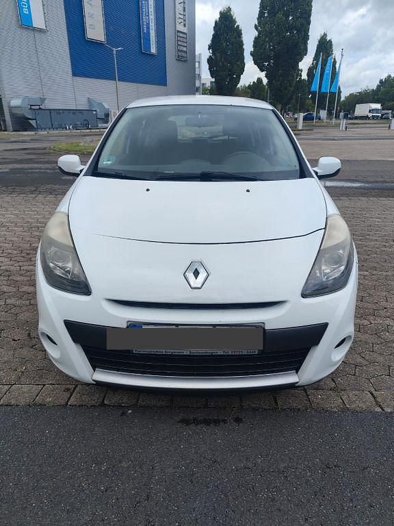 Weiß Gebraucht 2009 Renault Clio II Rip Curl Limousine | 1.700 € (Fairer Preis) - Bild 1/4
