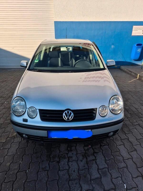 Silber Gebraucht 2002 VW Polo Kleinwagen | 2.000 € (Etwas zu teuer) - Bild 1/4