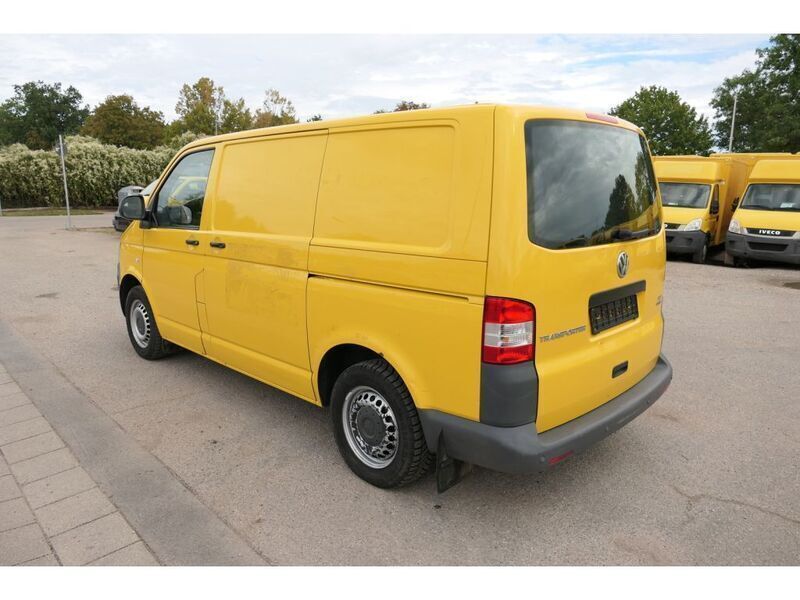 Gebraucht VW T5 84 PS (61 kW) 2011 Ginstergelb r1032 Van