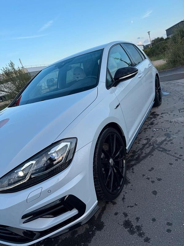 Gebraucht VW Golf VII R 310 PS (228 kW) 2018 Weiß Kleinwagen