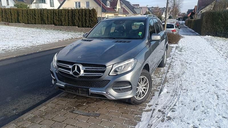 Grau Gebraucht 2018 Mercedes GLE350 SUV | 18.200 € (Guter Preis) - Bild 1/4