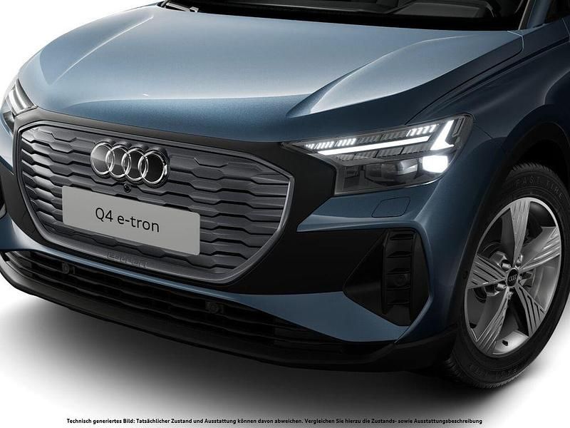 Gebraucht Audi Q4 e-tron Comfort 150 kW (204 PS) 2022 Geysirblau metallic SUV
