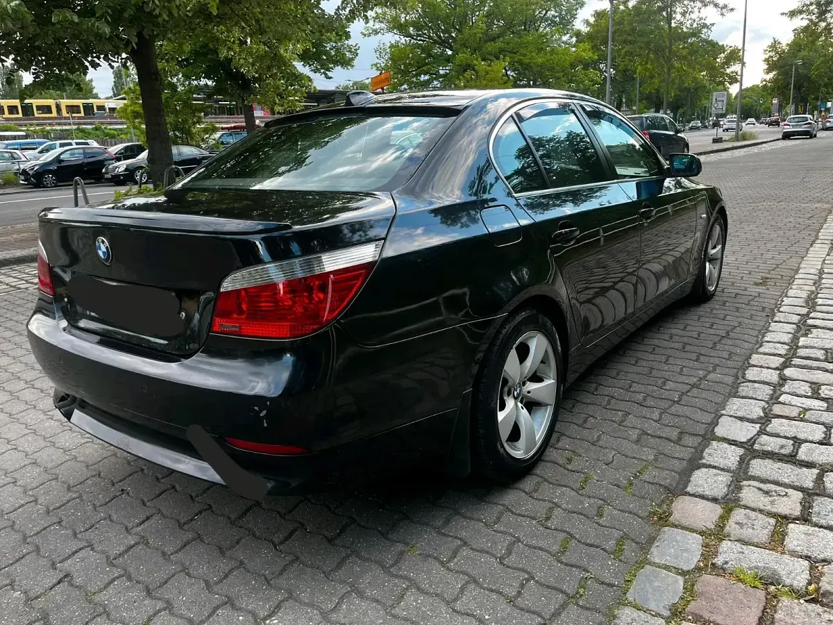 Używany BMW 325 2006 Czarny Sedan/Limuzyna