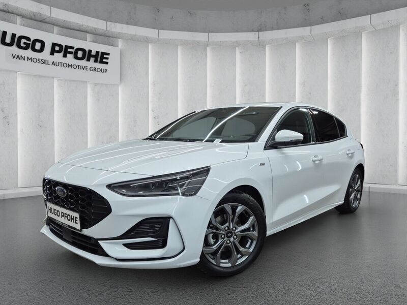 Frozen white uni Gebraucht 2024 Ford Focus ST-Line X Limousine | 25.850 € (Guter Preis) - Bild 1/4