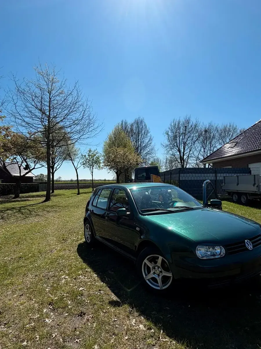 Gebraucht VW Golf IV 90 PS (66 kW) 2000 Gelb Limousine