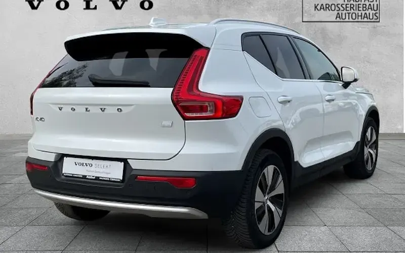 Gebraucht Volvo XC40 Plus 211 PS (155 kW) 2022 Weiß SUV