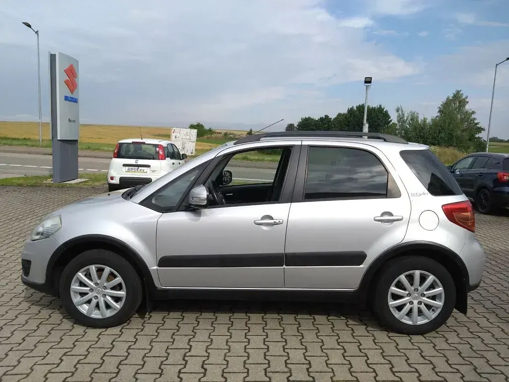 Gebraucht Suzuki SX4 Style 120 PS (88 kW) 2011 Silber SUV