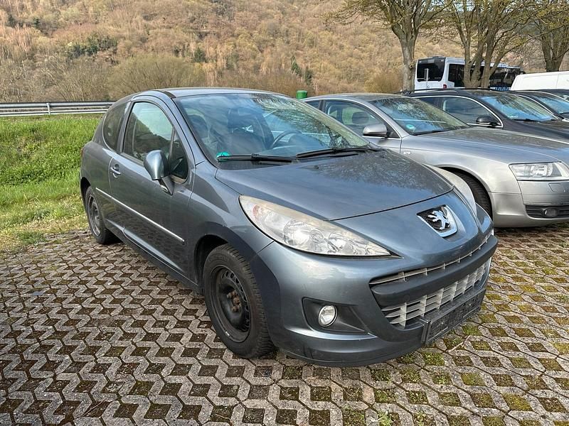 Gebraucht Peugeot 207 95 PS (69 kW) 2011 Grau Limousine