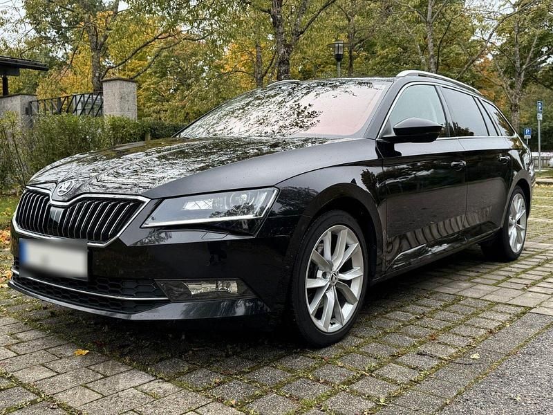 Gebraucht Skoda Superb Style 190 PS (139 kW) 2018 Schwarz Kombi