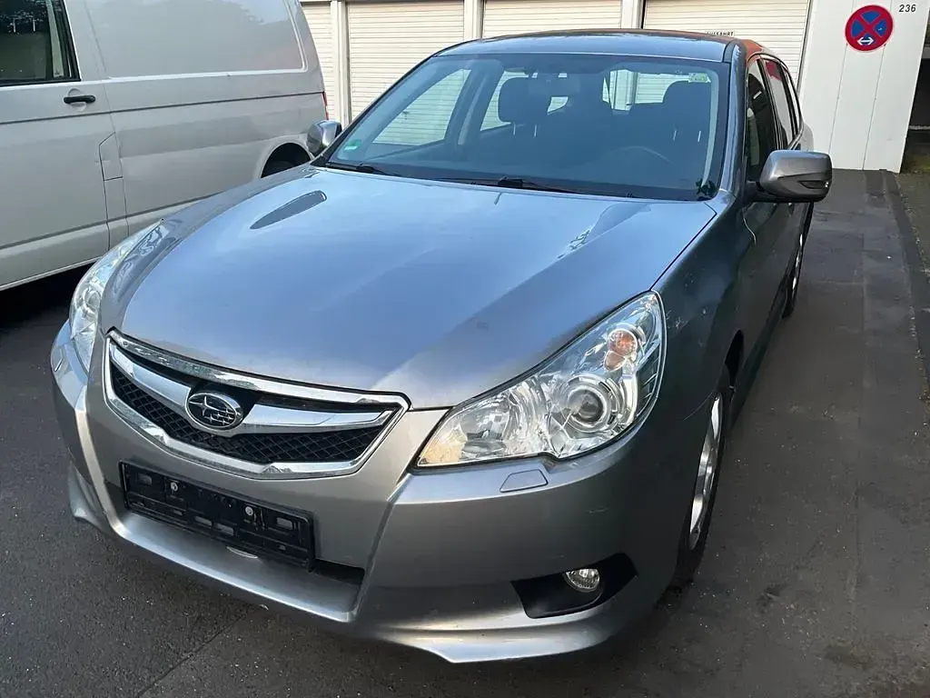 Gebraucht Subaru Legacy 150 PS (110 kW) 2010 Silber Kombi