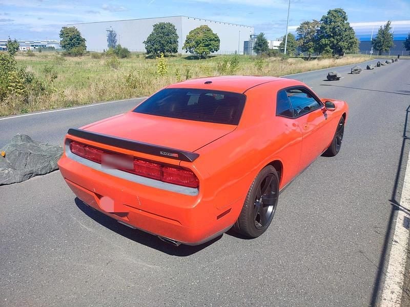 Używany Dodge Challenger 431 KM (317 kW) 2009 Pomarańczowy Coupe