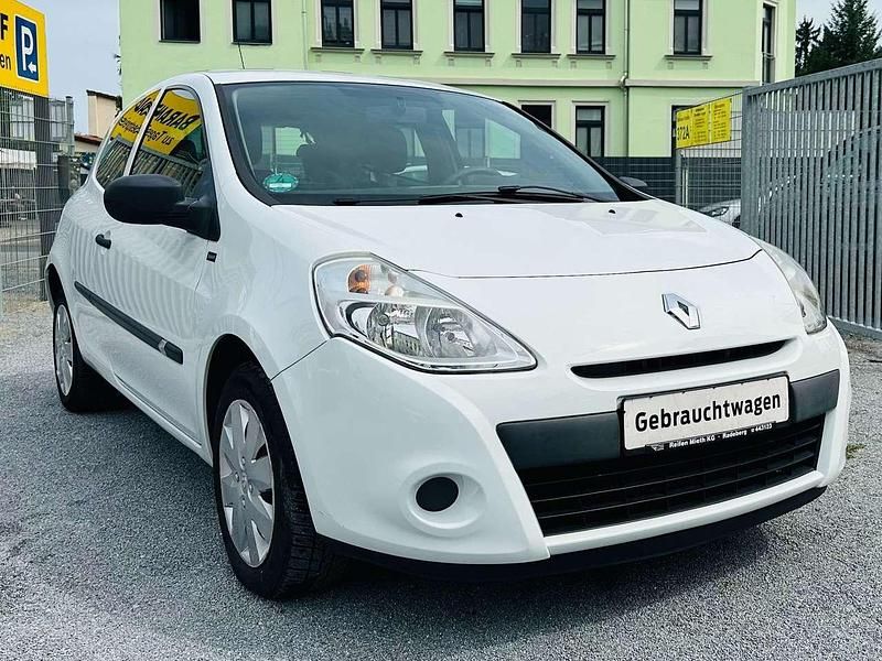 Gletscherweiss Gebraucht 2011 Renault Clio II Kleinwagen | 2.499 € (Fairer Preis) - Bild 1/4