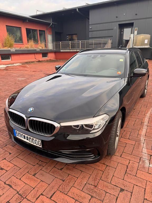 Gebraucht BMW 520 Shadowline 190 PS (139 kW) 2019 Schwarz Kombi