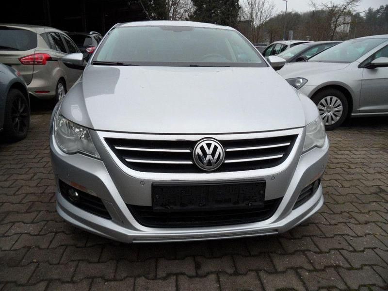 Gebraucht VW Passat Basis 140 PS (102 kW) 2010 Silber Limousine