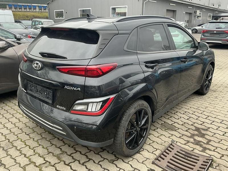 Gebraucht Hyundai Kona Trend 100 kW (136 PS) 2022 Schwarz SUV