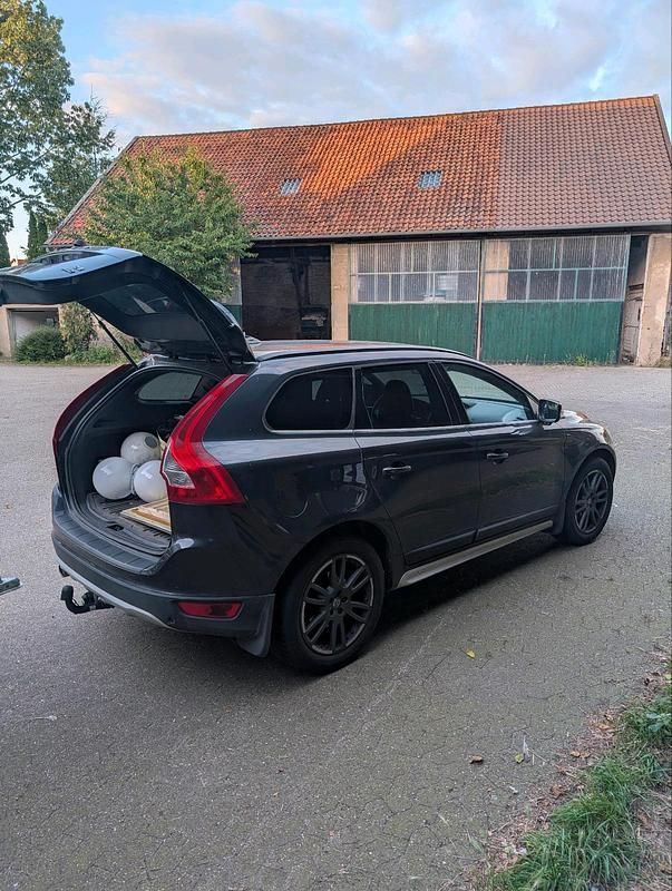 Grau Gebraucht 2009 Volvo XC60 SUV | 7.200 € - Bild 1/4