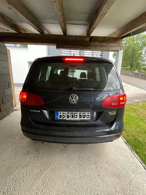 Gebraucht VW Sharan 140 PS (102 kW) 2014 Blau Van / Kleinbus
