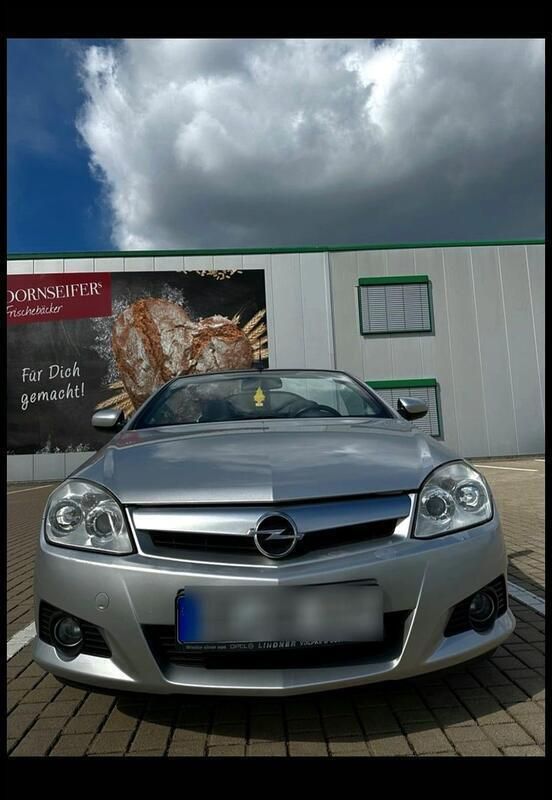 Silber Gebraucht 2010 Opel Tigra Cabrio | 1.950 € (Guter Preis) - Bild 1/4