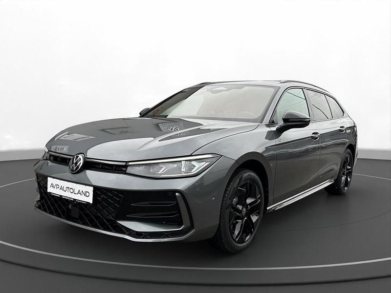 Gebraucht VW Passat R-line 193 PS (141 kW) 2025 Grau Kombi