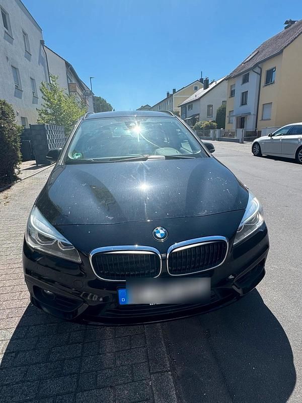 Schwarz Gebraucht 2015 BMW 220 Van / Kleinbus | 14.500 € (Teuer) - Bild 1/4