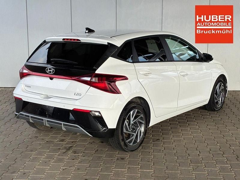 Gebraucht Hyundai i20 Comfort 101 PS (74 kW) 2025 Atlas white Kleinwagen