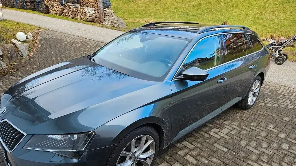 Gebraucht Skoda Superb Ambition 150 PS (110 kW) 2018 Schwarz Kombi