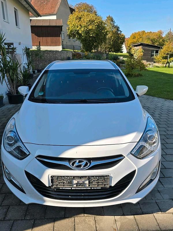 Gebraucht Hyundai i40 Edition 135 PS (99 kW) 2013 Weiß Kombi
