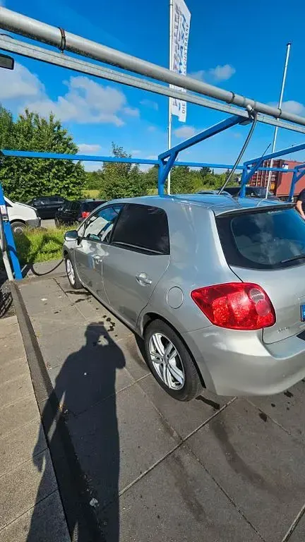 Gebraucht Toyota Auris Luna 125 PS (91 kW) 2007 Silber Kleinwagen