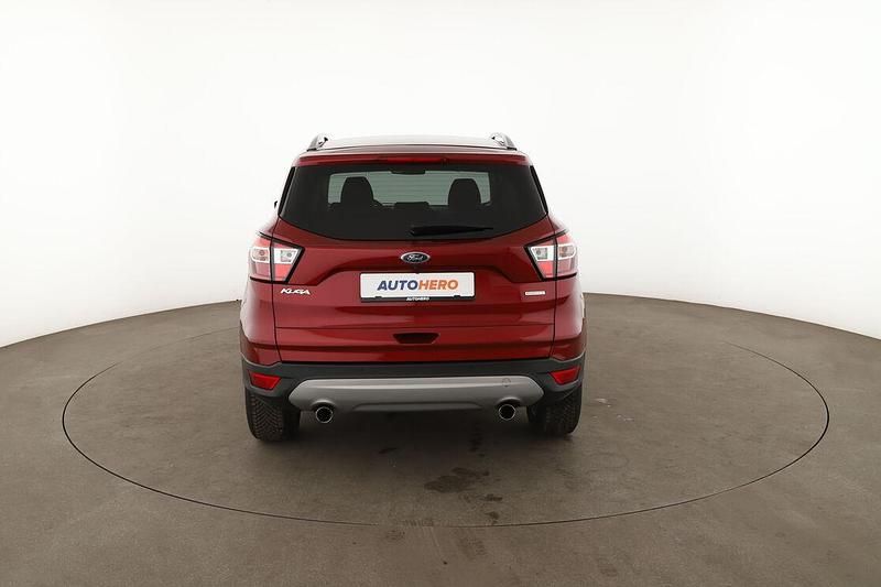 Gebraucht Ford Kuga Titanium 150 PS (110 kW) 2018 Rot SUV
