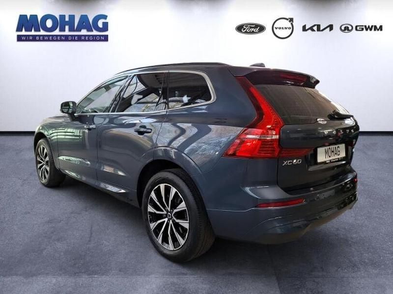 Gebraucht Volvo XC60 Core 197 PS (144 kW) 2022 Blau SUV