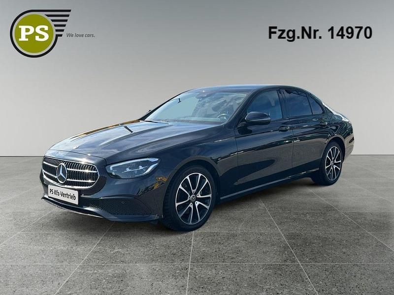 Schwarz Gebraucht 2022 Mercedes E220 Avantgarde Limousine | 32.980 € (Fairer Preis) - Bild 1/4