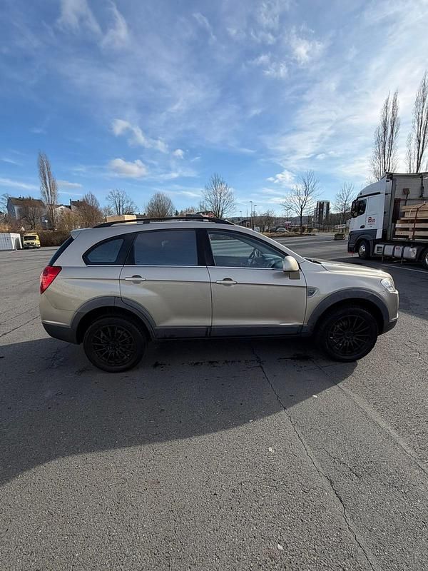 Gebraucht Chevrolet Captiva 136 PS (100 kW) 2010 Silber SUV