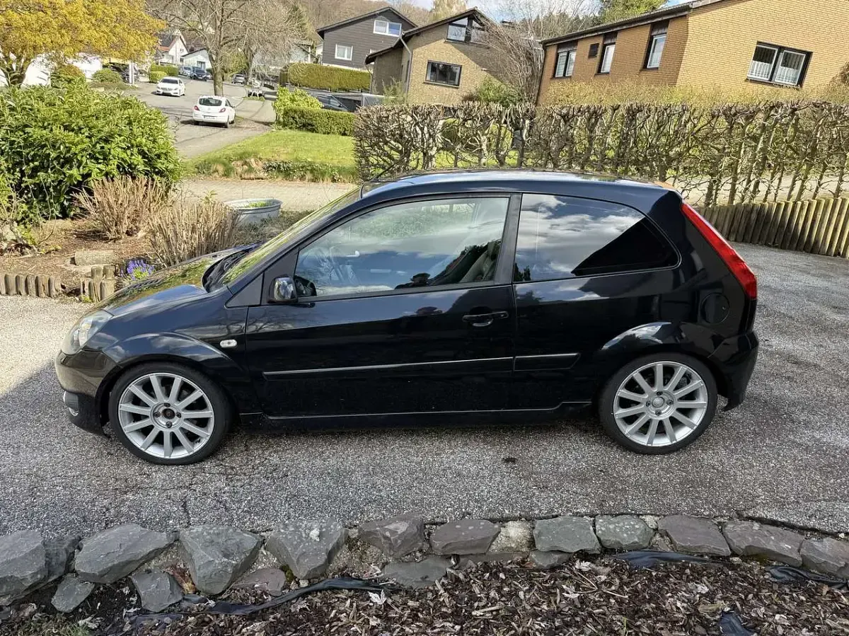 Gebraucht Ford Fiesta ST 150 PS (110 kW) 2007 Schwarz Kleinwagen