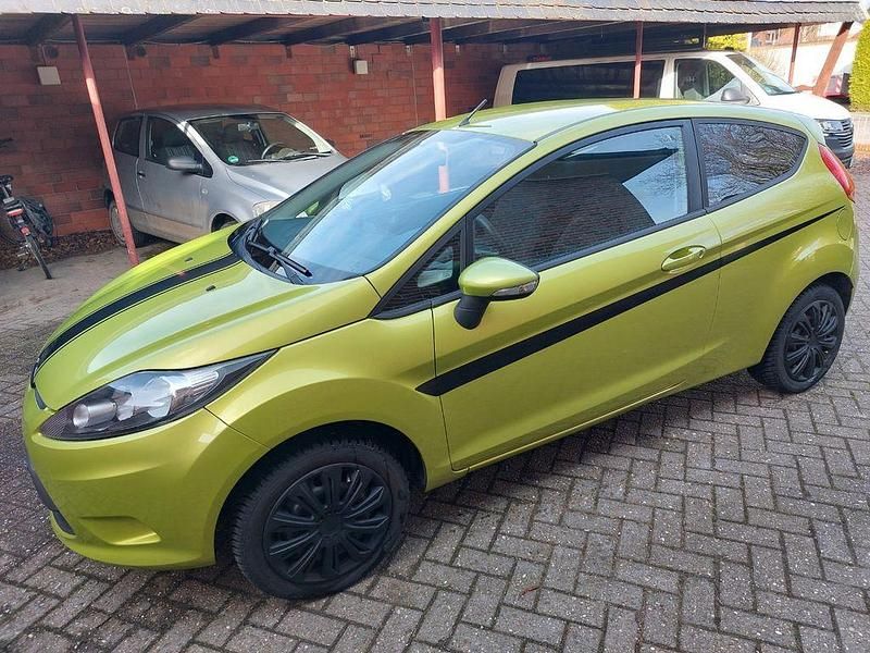 Gebraucht Ford Fiesta Ambiente 82 PS (60 kW) 2009 Grün Kleinwagen