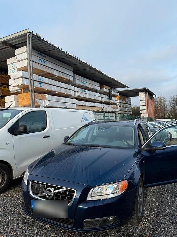 Blau Gebraucht 2013 Volvo V70 Kombi | 10.500 € (Fairer Preis) - Bild 1/4
