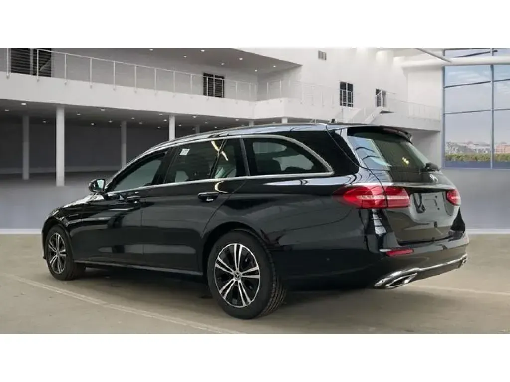 Usata Mercedes E220 220 CV (161 kW) 2022 Nero Station wagon