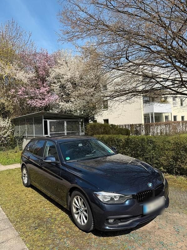 Gebraucht BMW 320 2015 Blau Kombi