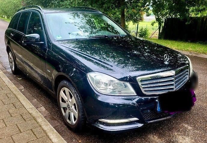Gebraucht Mercedes C200 Elegance 136 PS (100 kW) 2013 Schwarz Kombi