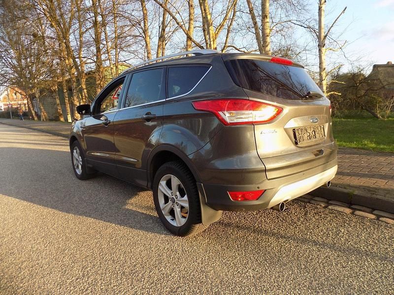 Gebraucht Ford Kuga Titanium 150 PS (110 kW) 2016 Braun SUV