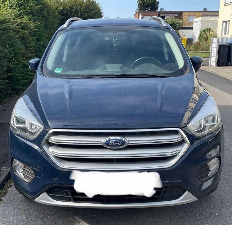 Blau Gebraucht 2019 Ford Kuga Cool & Connect SUV | 12.250 € (Guter Preis) - Bild 1/4