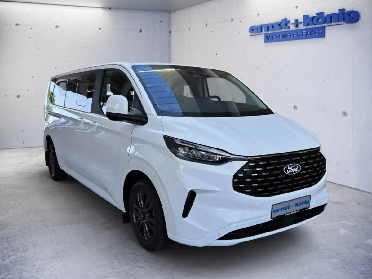Gebraucht Ford Tourneo Custom Titanium 170 PS (125 kW) 2024 Van