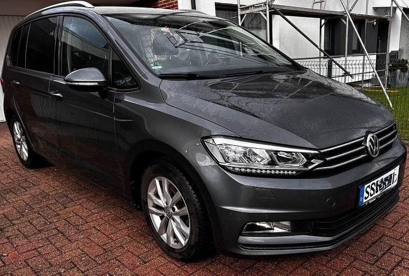 Gebraucht VW Touran Comfortline 110 PS (80 kW) 2016 Grau Van / Kleinbus