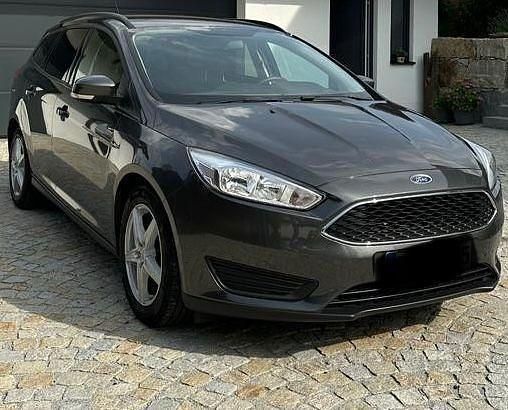 Grau Gebraucht 2015 Ford Focus Trend Kombi | 6.300 € (Guter Preis) - Bild 1/4